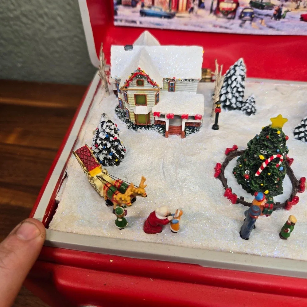 Coca Cola Hometown Holiday Animated Music Box- Used Missing Batt Cover